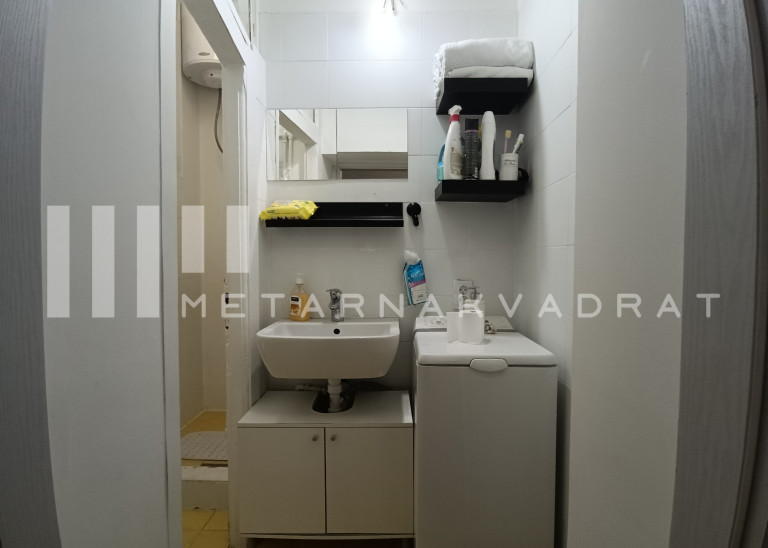 Beograd
                                                                                                    , Zeleni venac
                                                                                                    , Admirala Geprata
                                                                slika 3