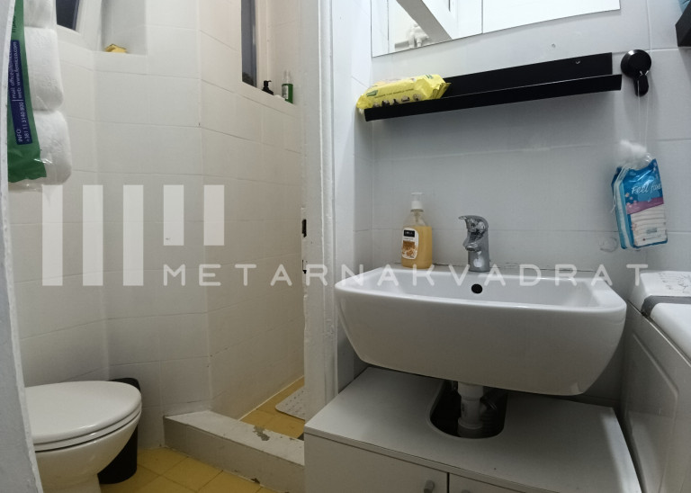 Beograd
                                                                                                    , Zeleni venac
                                                                                                    , Admirala Geprata
                                                                slika 4