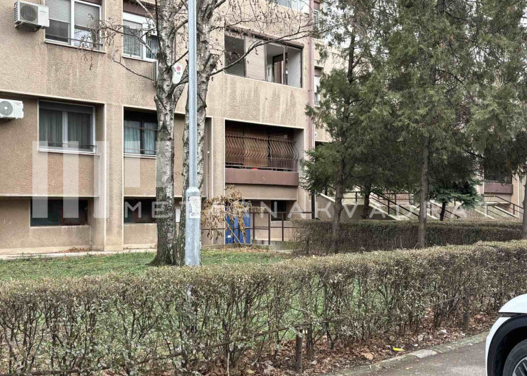 Beograd
                                                                                                    , Karađorđev trg
                                                                                                    , Prve pruge
                                                                slika 20