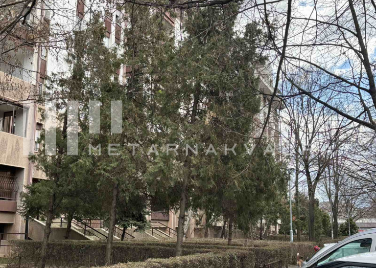 Beograd
                                                                                                    , Karađorđev trg
                                                                                                    , Prve pruge
                                                                slika 21