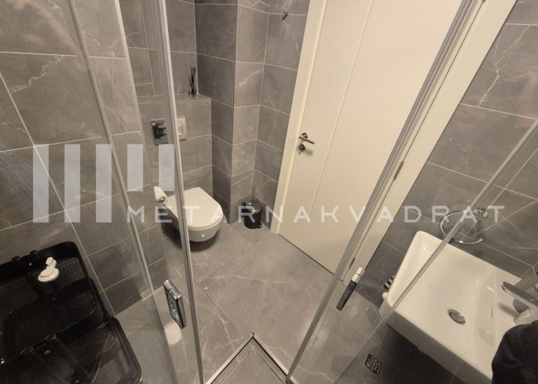 Beograd
                                                                                                    , West 65
                                                                                                    , Tadije Sondermajera
                                                                slika 14