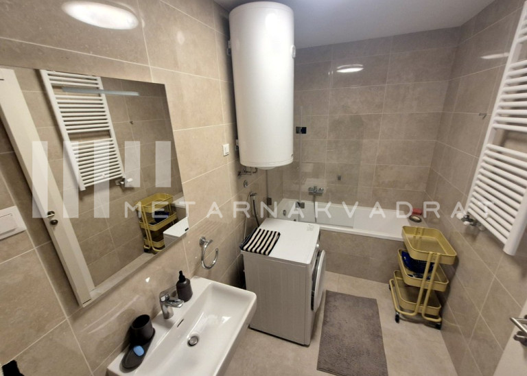 Beograd
                                                                                                    , West 65
                                                                                                    , Tadije Sondermajera
                                                                slika 15