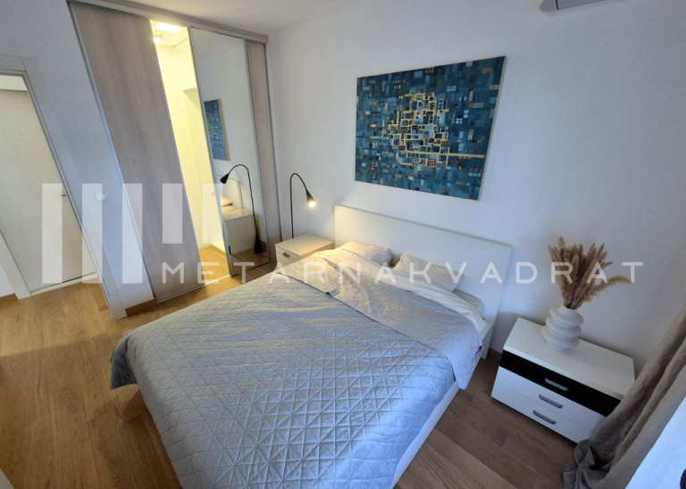 Beograd
                                                                                                    , West 65
                                                                                                    , Tadije Sondermajera
                                                                slika 10