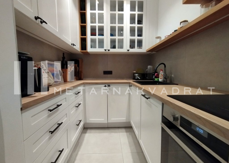 Bulevar, Voje Veljkovića, lux, 2 parking mesta(ID: 1333) ID#1333